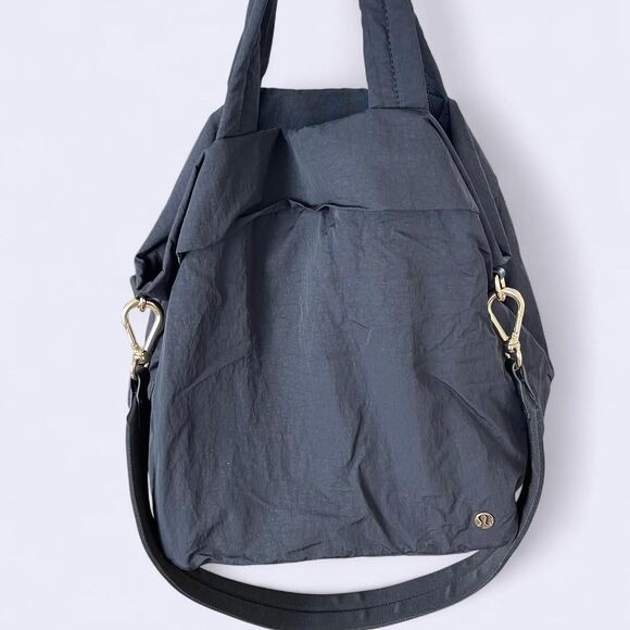 Lululemon Womens On My Level Black Tote Bag 2.0 19L. - Picture 3 of 8